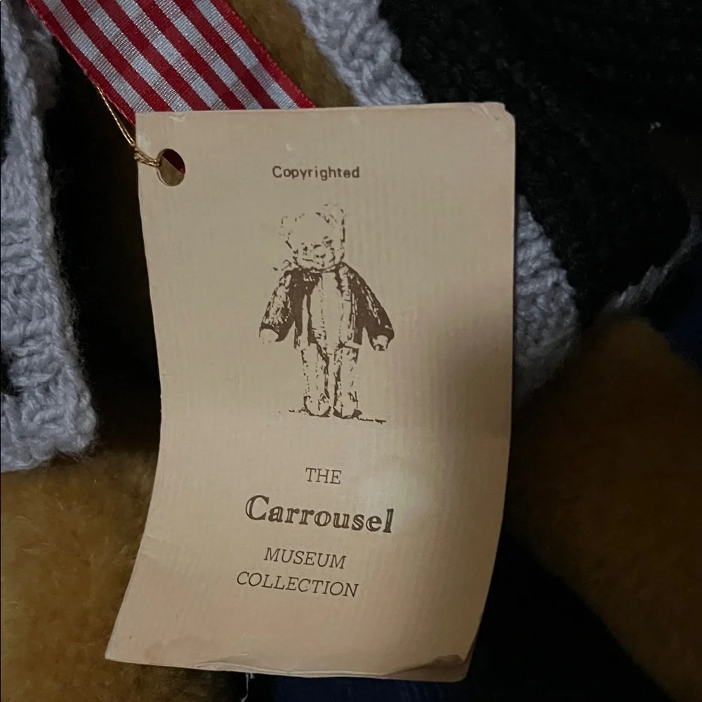 *Signed with Tag* The Carrousel Museum Collection “The Professor” Bear - Picture 4 of 8